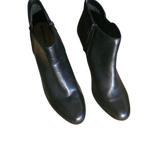 EUC | Clarks | Elegant Black Leather Ankle Booties with Sleek Design | Size: 11